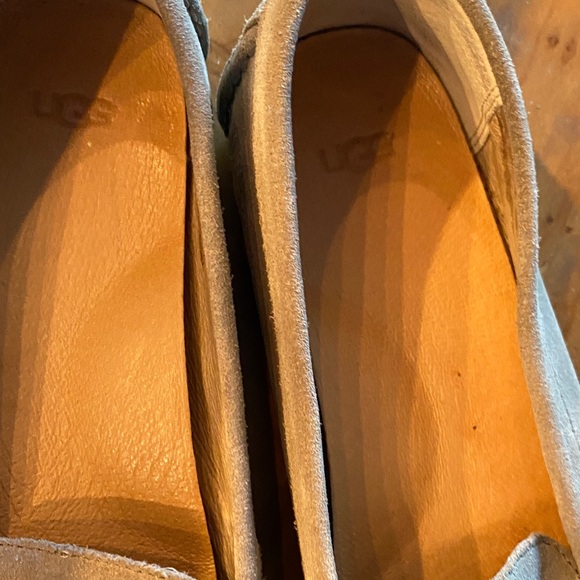 UGG Light Tan Suede Loafers sz 9.5 - Picture 3 of 8